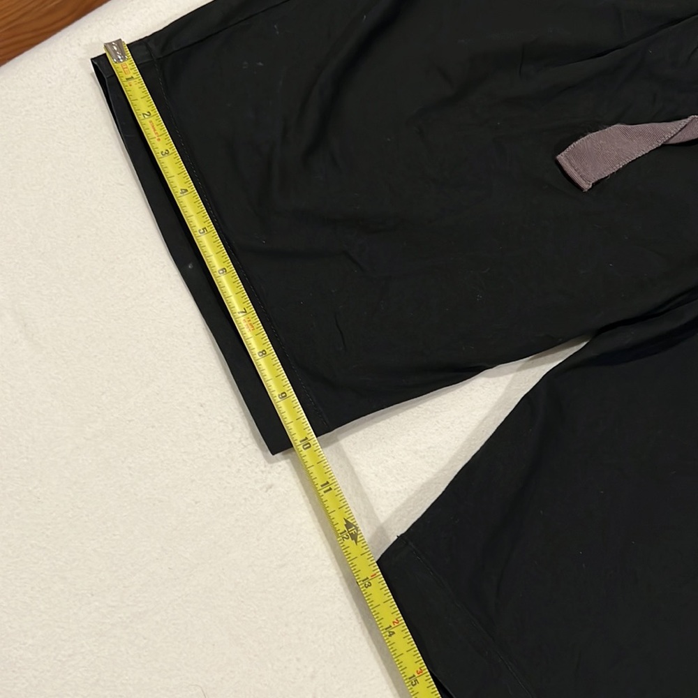 Vince Black Bermuda Short - Picture 3 of 8